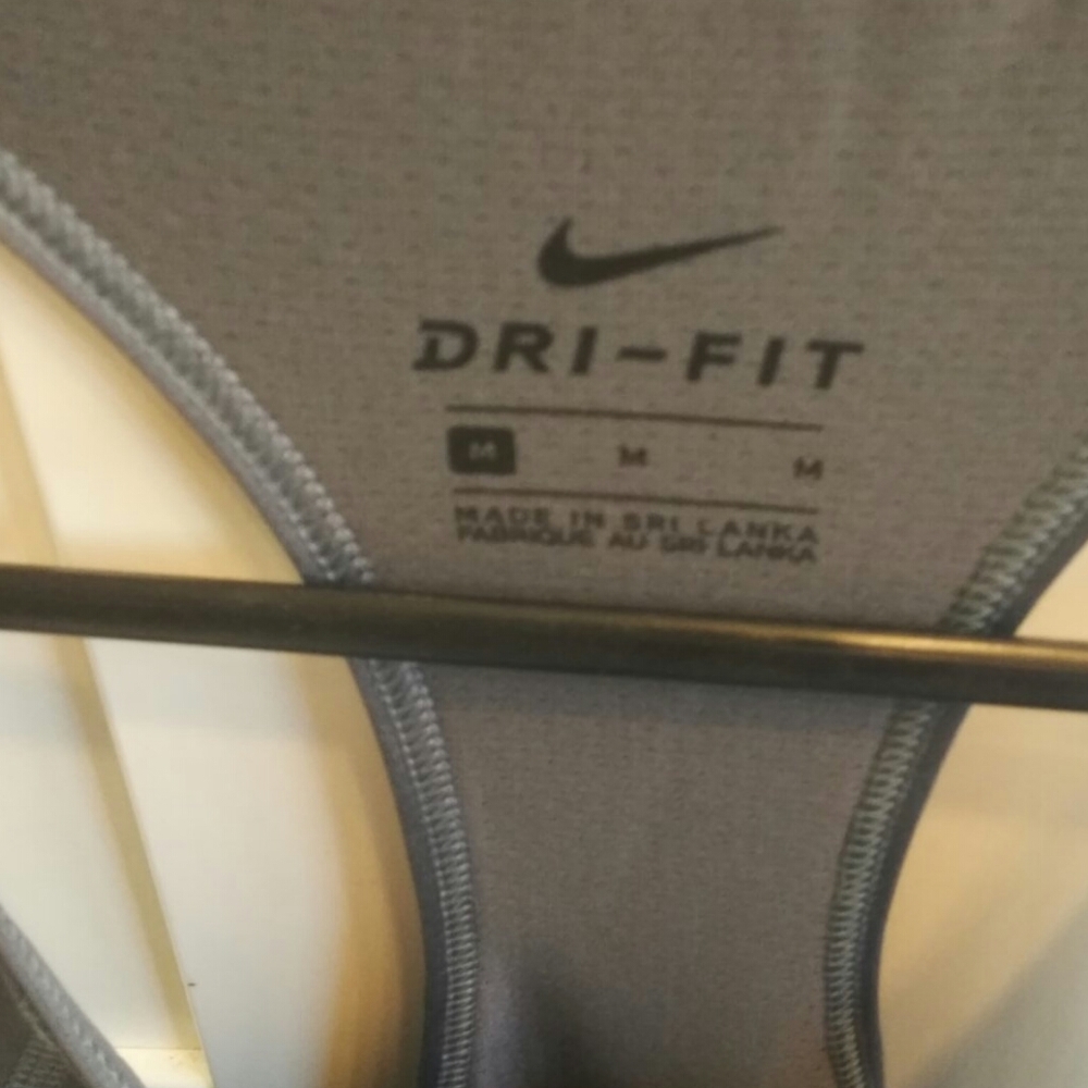 Nike - Picture 5 of 8